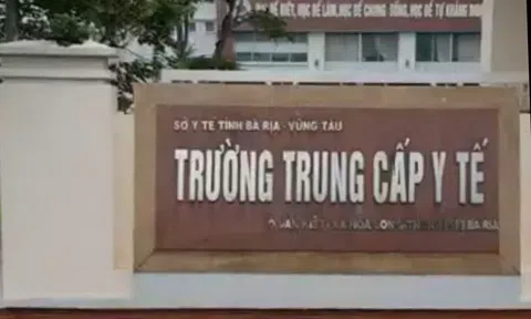 Cách ly 33 người tiếp xúc với cô gái dương tính với SARS- CoV-2